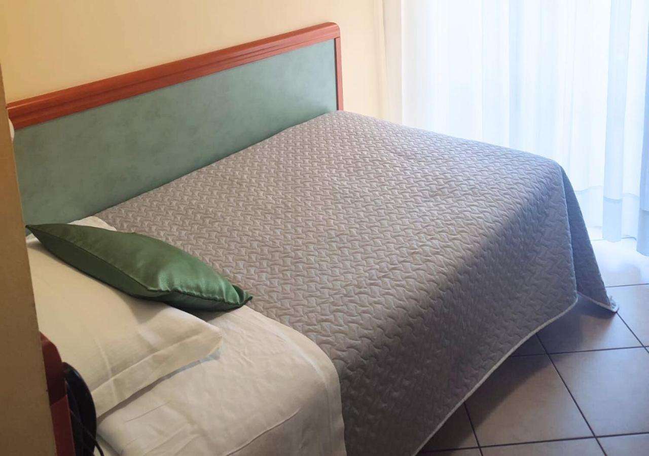 Hotel Riviera B&B 미사노아드리아티코 외부 사진