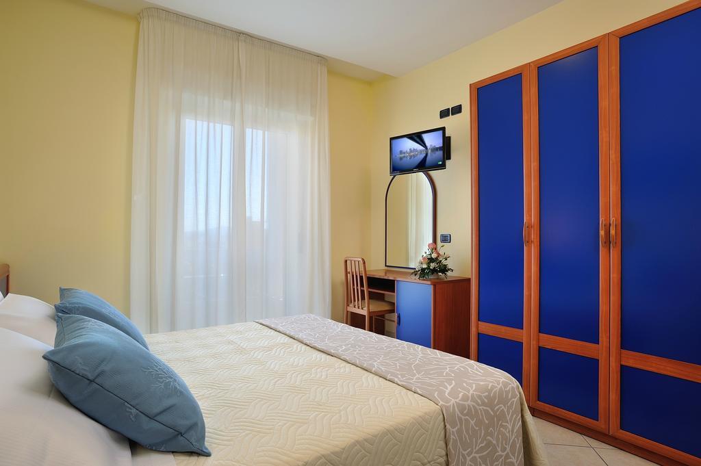 Hotel Riviera B&B 미사노아드리아티코 외부 사진